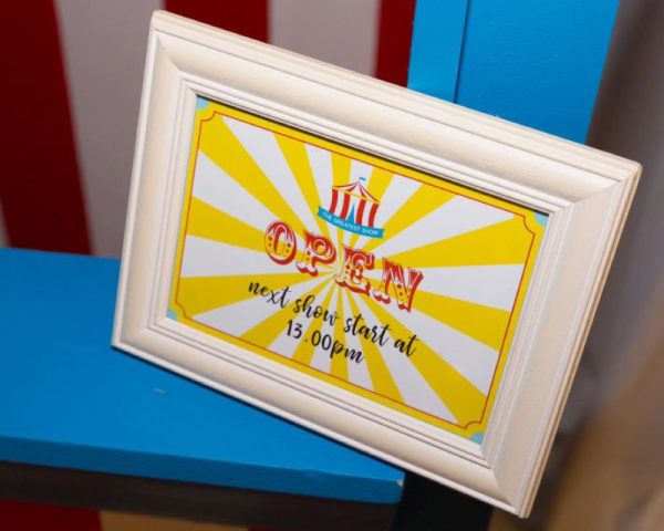 personalizzazione grafica quadretto festa a tema circo